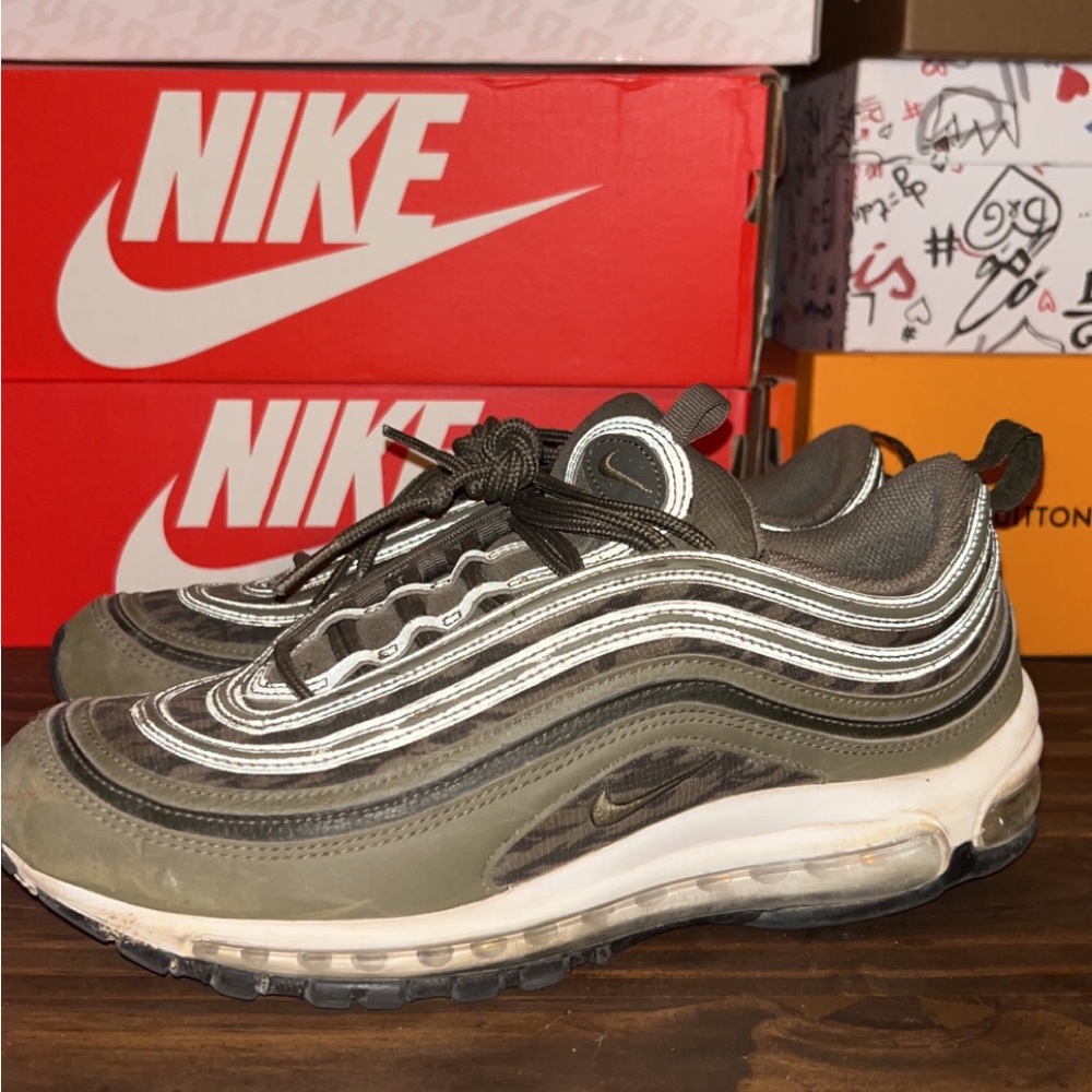 Men’s green cheetah print air max